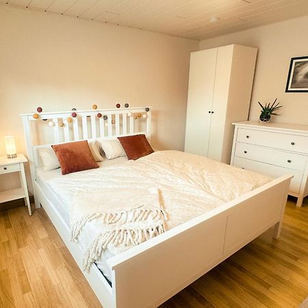 Gemuetliche Ferienwohnung In Der Eifel - Naehe Mosel Bausendorf Ngoại thất bức ảnh